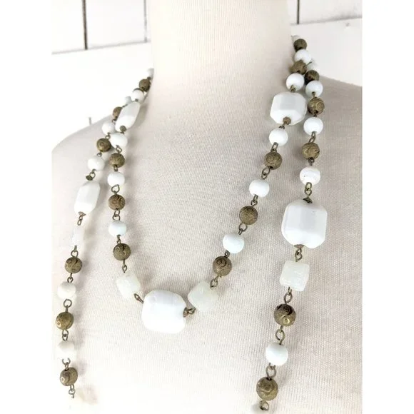 Vintage white milk glass gold chunky bead double layered long chain necklace - Picture 5 of 5